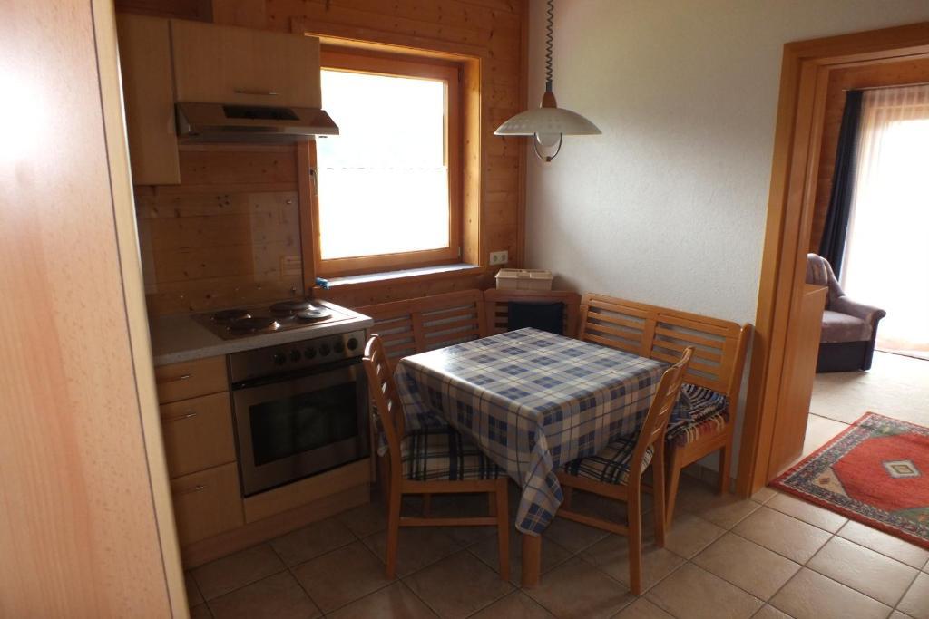 Haus Schneeflocke Apartment Lech am Arlberg Room photo
